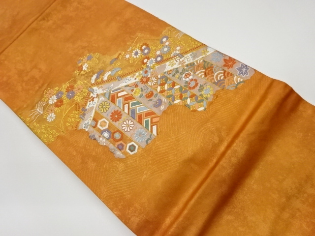 リサイクル　引箔道長取りに花々・古典柄模様織出し名古屋帯